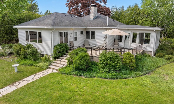 Ephraim House | Coral Hill Cottage, Ephraim