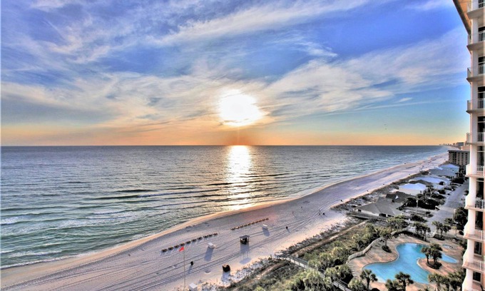 Crescent Beach Condo | Coral Reef Beach Resort by Panhandle Getaways