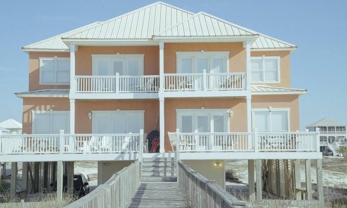 Morgantown House | Coral Reef East