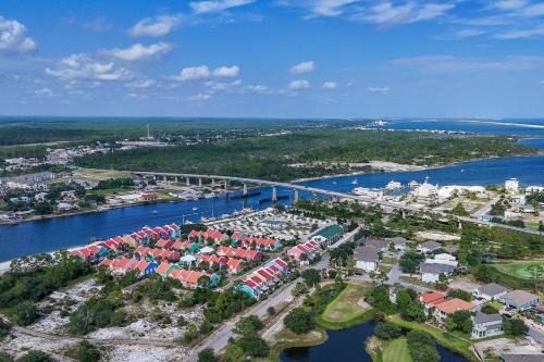 Sunset Pass House | Coral Retreat by Vacation Homes Collection