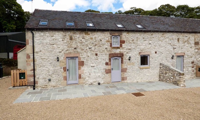 Crowdecote Cottage | CORNER CROFT, family friendly, with a garden in Longnor