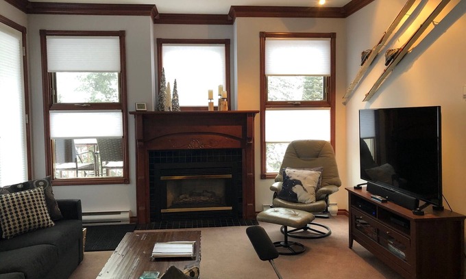 Silver Star Mountain Condo | Corner Grandview Condo - 2 Bed/2 Bath w/Laundry, BBQ & Pet Friendly!