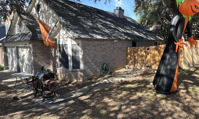 North San Antonio - SAT House | Corner House Weekend Rental, Dog and Kid Friendly!