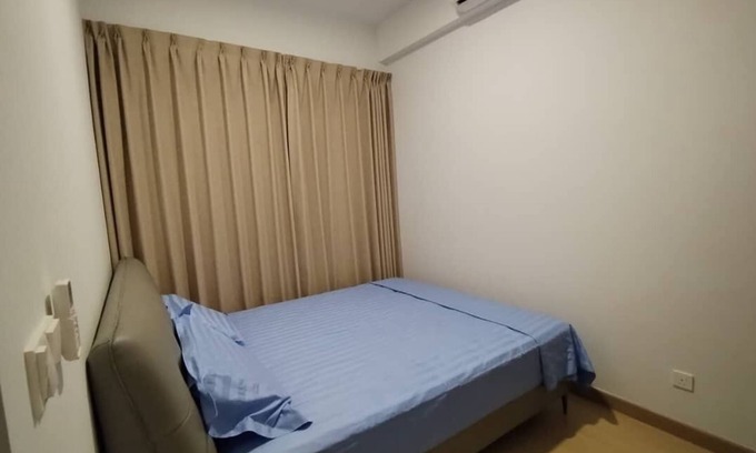 Kuala Lumpur Condo | Corner unit 3R3B2cp condo, 550 sf terrace/balcony and AC in Kuala Lumpur