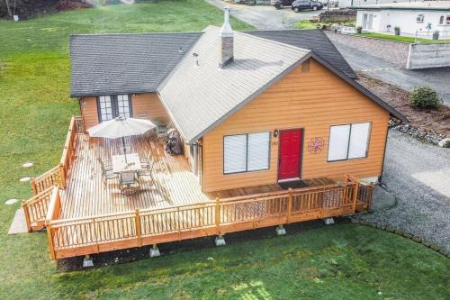 Oak Harbor House | Cornet Bay Cottage