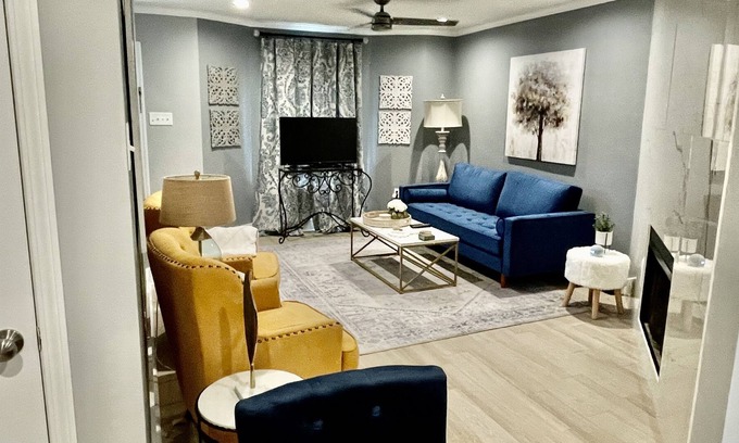 Inniswold Apartment | Corporate condo.2 bedrooms 2 full attached baths.Lots of dining near by. Safe!