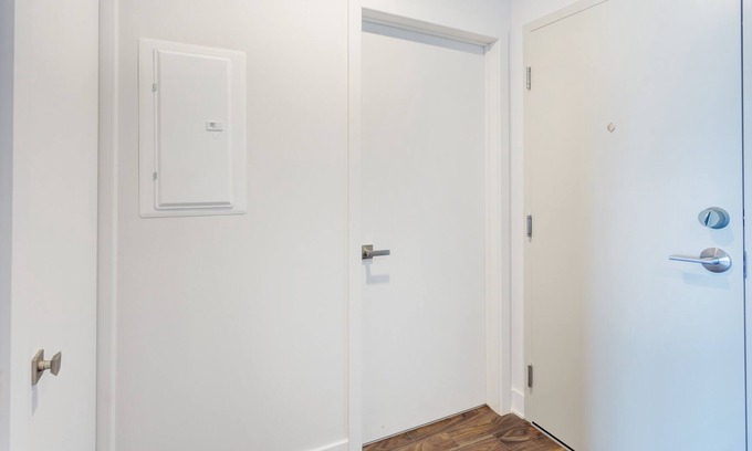 Brossard Apartment | Corporate Stays | Lumeo | Modern & spacious 1BR