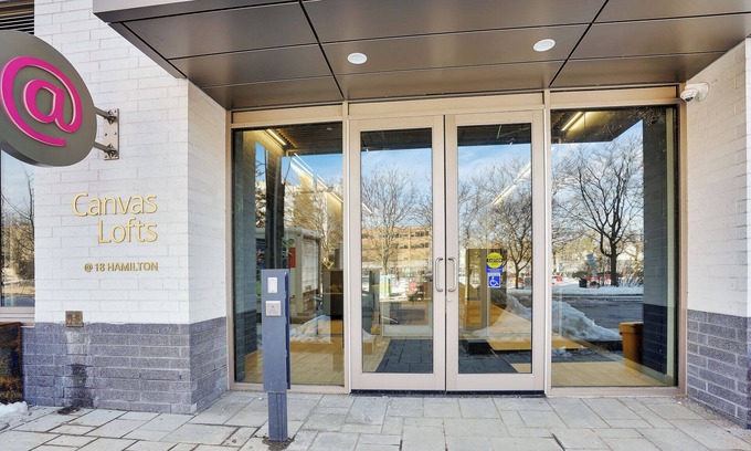 Byward Market - Parliament Hill Apartment | Corporate Stays - Stylish 1BR with Premium Amenities and Rooftop Terrace Access