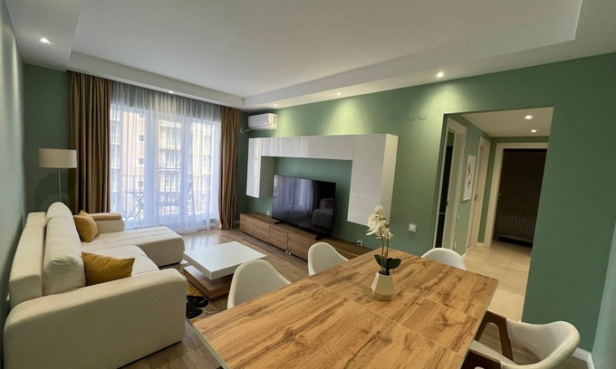 Stefanestii de Jos Apartment | Cosmopolis Family Apartment - Pools & Gym