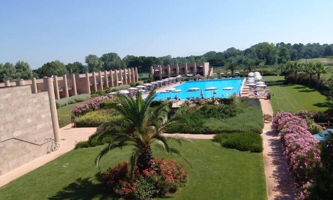 Tirrenia Apartment | COSMOPOLITAN VILLAGE APARTMENT