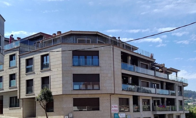 Marin Apartment | Costa Morrazo apartment, beaches and restaurants
