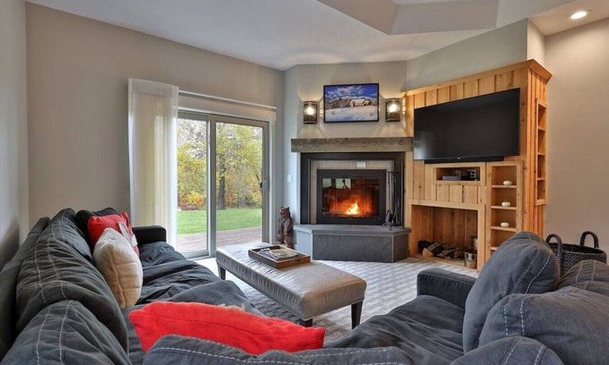 Ludlow House | Costantino, Solitude H101