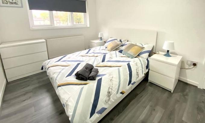 Cheetham Hill House | Cosy 1 Double Private Bedroom in a shared house