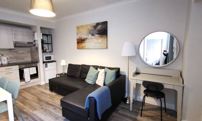 City Centre Dublin Apartment | Cosy 1bed apartment with nice patio and Fast WIFI