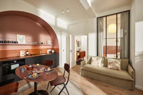 Porte-Saint-Martin Apartment | Cosy 1BR with outside space near Canal Saint Martin