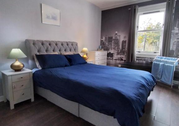 Prestonpans House | Cosy 2-BDR Apartment & 15 minutes to Edinburgh by train & Free Parking