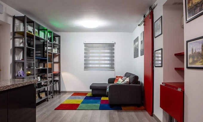Rejas Apartment | Cosy 2 Bedroom Apartment in Madrid