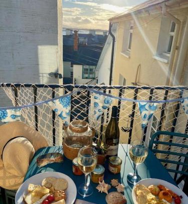 Aberdovey House | Cosy 3 bedroom cottage by the sea in Aberdovey