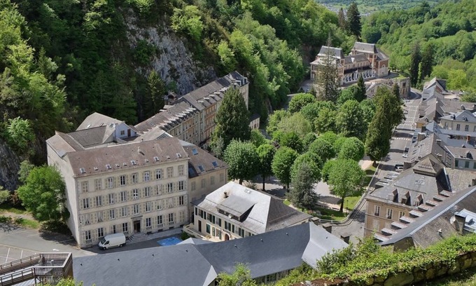 Eaux-Bonnes Apartment | Cosy 3-star apartment free internet and parking Eaux Bonnes