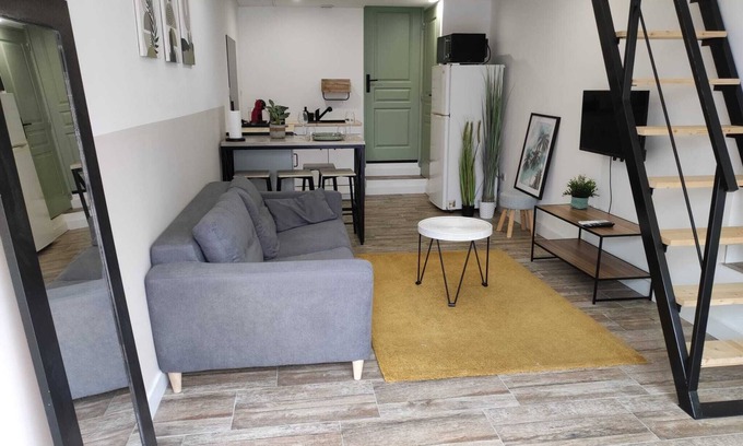 Villeneuve-les-Maguelone Apartment | Cosy apartment, 10 min from beaches and Montpellier