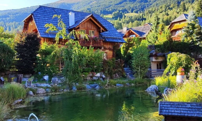 Sankt Martin House | Cosy apartment in villa for 6 guests with WIFI, TV, terrace, pets allowed and panoramic view