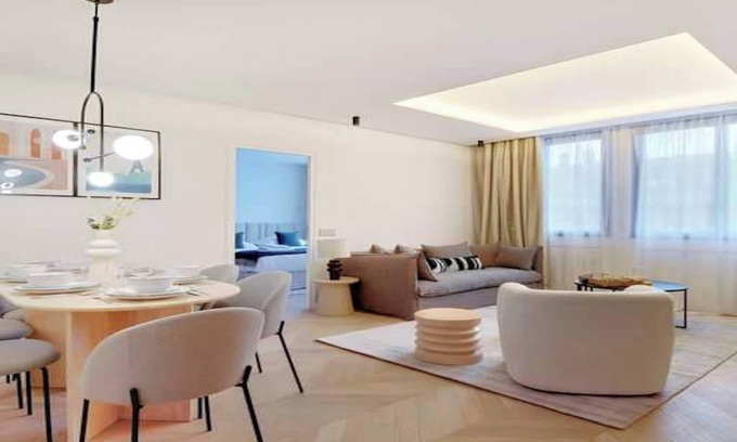 8th Arrondissement Apartment | Cosy apartment 2BR/6P Faubourg-du-Roule