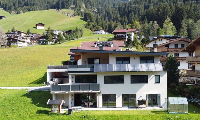 Tux Apartment | Cosy apartment for 4 people with WIFI, TV, terrace and parking