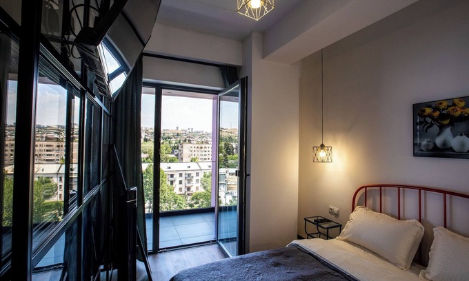 Avlabari Apartment | Cosy Apartment at Hilton Residency
