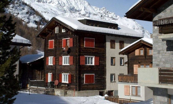 Saas Almagell Apartment | Cosy apartment for 6 people with WIFI and TV