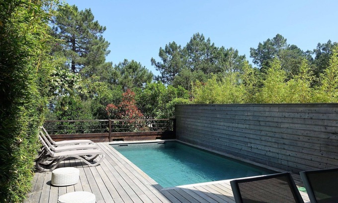 Favone Apartment | Cosy apartment for 6 people with WIFI, private pool, TV, terrace, pets allowed and parking