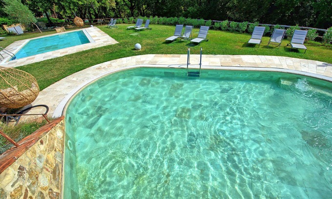 Simignano Apartment | Cosy apartment for 3 guests with WIFI, pool, TV, pets allowed and parking