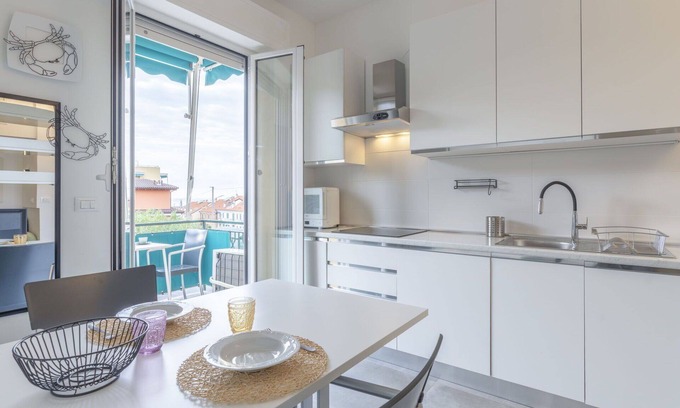 Ceriale Apartment | Cosy apartment for 2 guests with WIFI, A/C, TV, balcony and pets allowed
