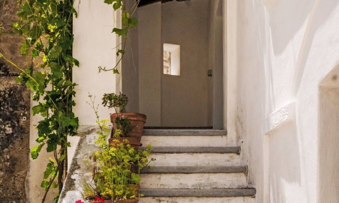 Strongoli Apartment | Cosy apartment for 2 guests with WIFI, balcony, pets allowed and parking