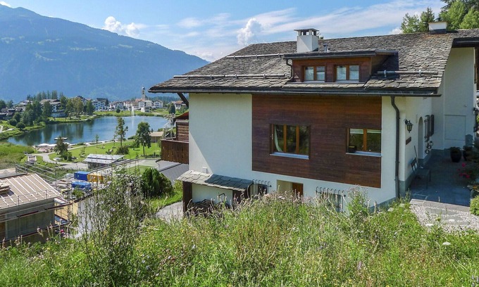 Laax Apartment | Cosy apartment for 2 people with WIFI, TV, terrace, pets allowed, panoramic view and parking