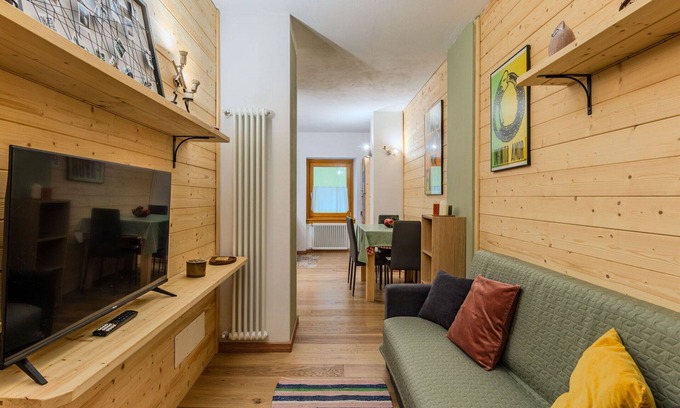 Pinzolo Apartment | Cosy apartment for 3 guests with WIFI, TV and parking