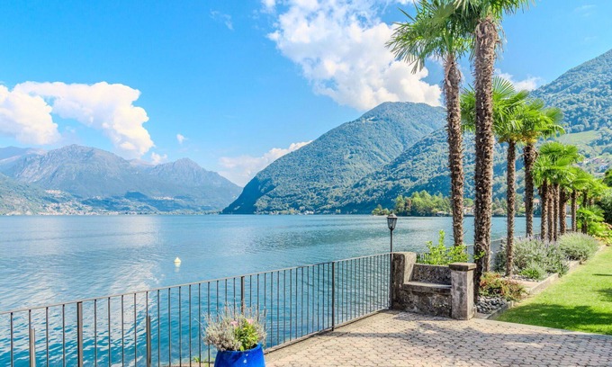 Claino Con Osteno Apartment | Cosy apartment for 4 guests with WIFI, TV and balcony
