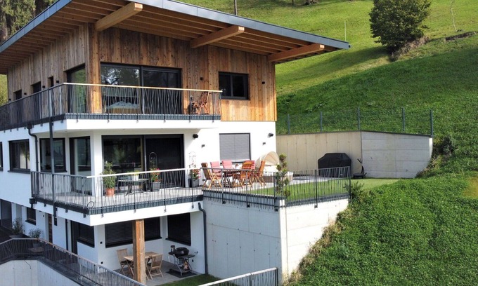 Gattererberg Apartment | Cosy apartment for 4 guests with WIFI, TV, panoramic view and parking