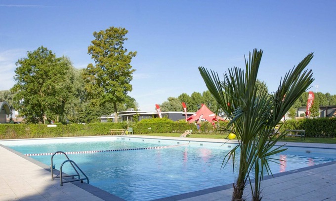 Dordtse Biesbosch Apartment | Cosy apartment for 4 people with WIFI, TV, terrace and parking