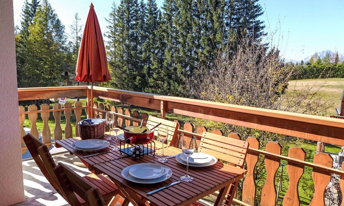Lens Apartment | Cosy apartment for 4 people with WIFI, TV, balcony and parking