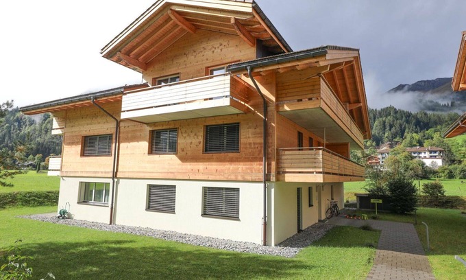 Lenk Apartment | Cosy apartment for 4 people with WIFI and balcony