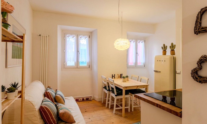 Arco Apartment | Cosy apartment for 4 people with WIFI, TV, pets allowed and parking