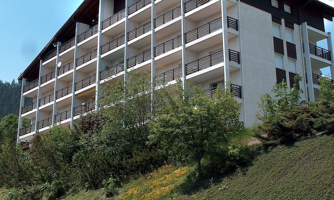 Randogne Apartment | Cosy apartment for 4 people with WIFI, TV, balcony, pets allowed and parking