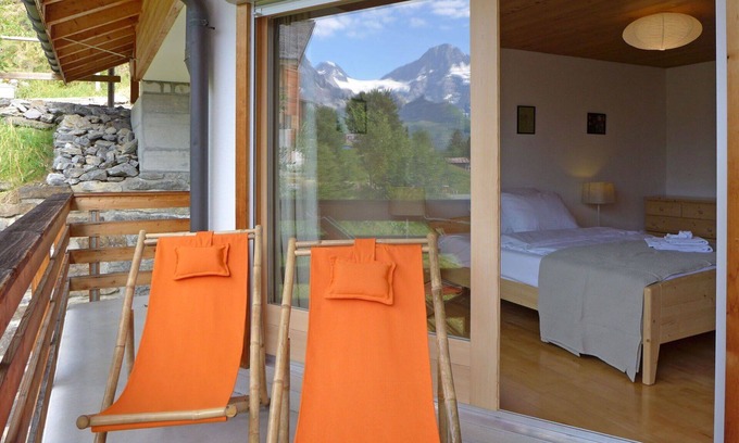 Murren Apartment | Cosy apartment for 5 guests with WIFI, TV and balcony