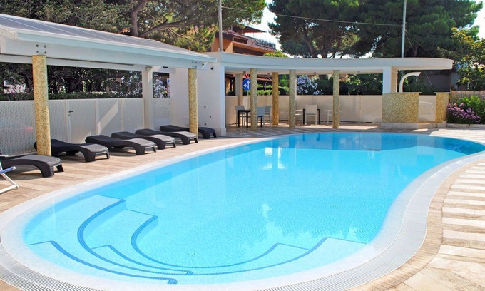 Latina Lido Apartment | Cosy apartment for 5 people with pool, A/C, WIFI, TV, balcony and pets allowed