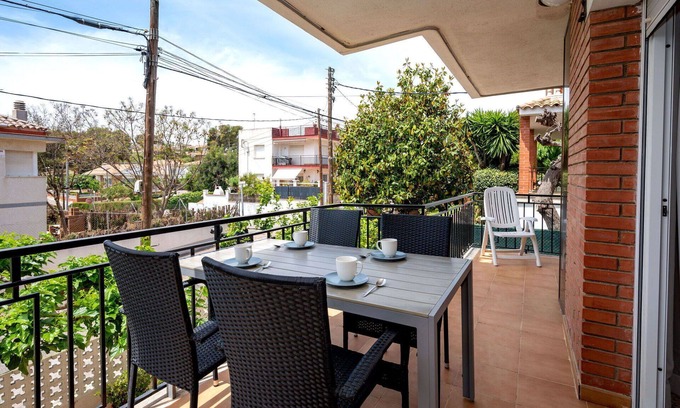Vallpineda Apartment | Cosy apartment for 6 guests with A/C, WIFI, TV and balcony