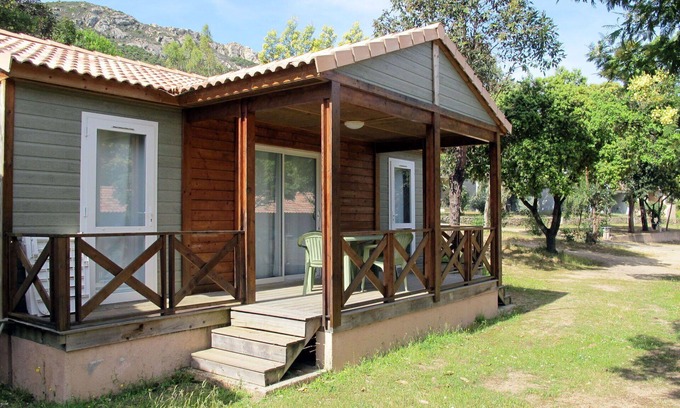 Aregno Apartment | Cosy apartment for 6 people with WIFI, A/C, TV and terrace