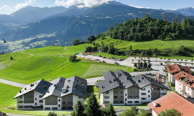 Falera Apartment | Cosy apartment for 6 guests with pool, WIFI, TV, balcony, panoramic view and parking