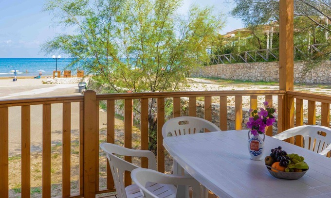 Peschici Apartment | Cosy apartment for 6 people with A/C, TV and terrace