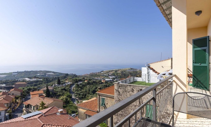 Pompeiana Apartment | Cosy apartment for 6 guests with A/C, WIFI, balcony, pets allowed and parking