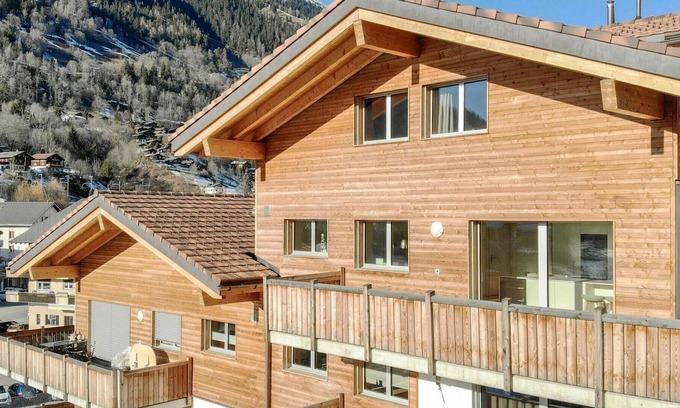 Ernen Apartment | Cosy apartment for 8 guests with WIFI, TV and balcony